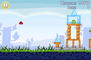 満員電車で隣に座ったあの娘もやってるAngry Birds Free！